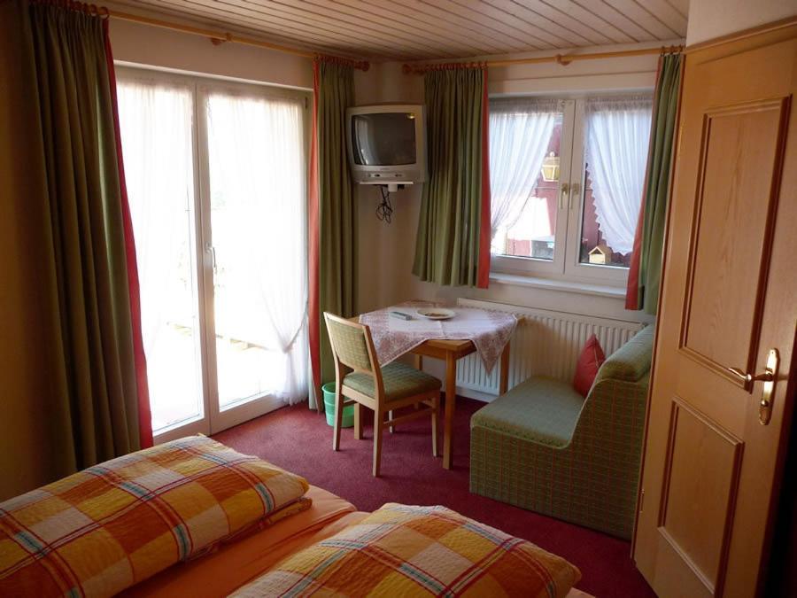 ホテルGasthof Alpenblick Hirschegg  部屋 写真